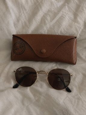 Vintage Ray-Ban Round Sunglasses + Original Leather Case | Gold Frame